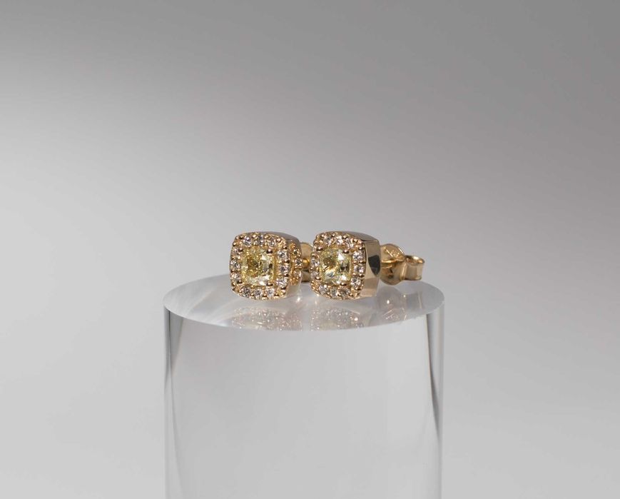 Обеци с жълти естествени диаманти