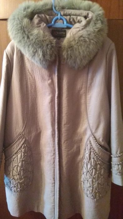 Пуховик, пихора, пальто, плащ.