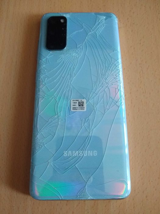 За части! Платка за Samsung Galaxy S20