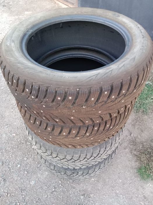 Зимние шины продам