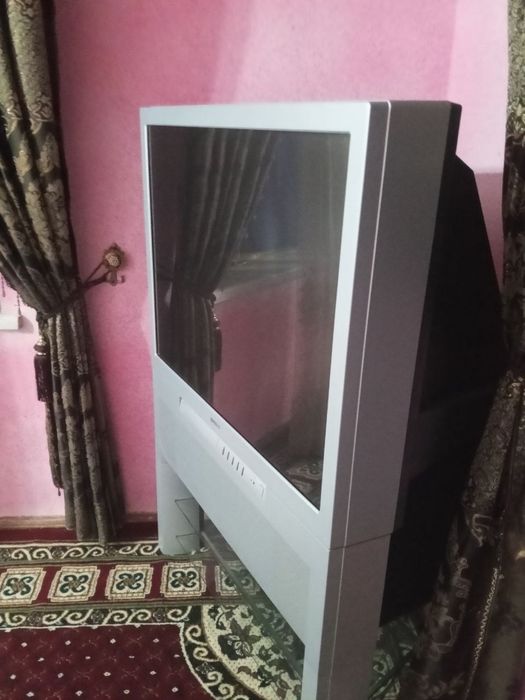 Ретро-телевизор Sony 100Hz (под PS / ретро-гейминг)