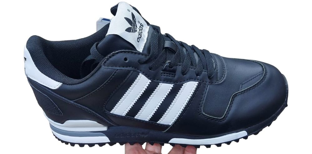 Кроссовки мужские Адидас