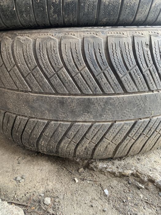 Anvelope cauciucurii  235/55/18 si 265/40/19 m+s