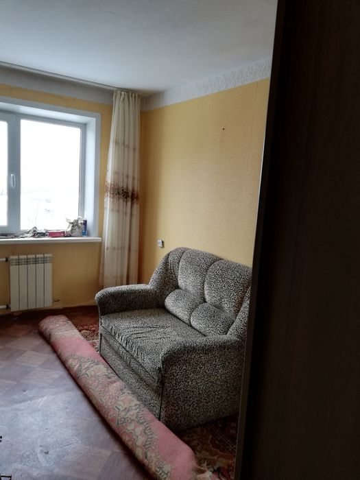 Продам 2 ком квартиру на 4 этаже