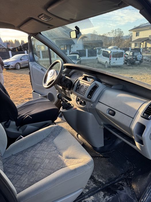 Opel vivaro 2.5 cdti
