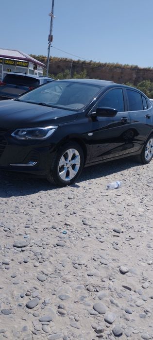 Chevrolet onix primyer+