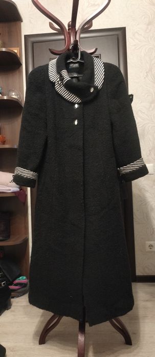 Продам женское пальто