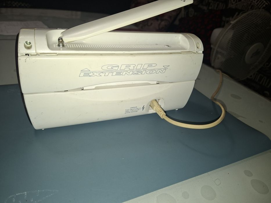 Radio mic Grundig, scala radio cu 3 benzi, inclusiv Antena Satelor, sunet puternic