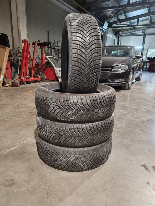 Cauciucuri de iarna 215 60 17