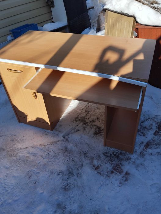 Стол компьютерный