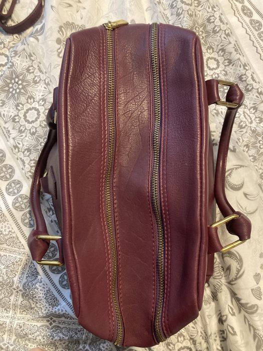 Дамска чанта от естествена кожа в лилаво