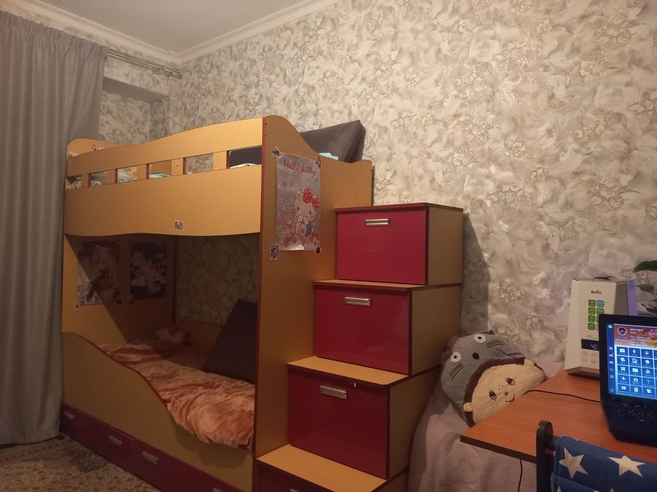 Двухъярусная кровать в отличном состоянии.