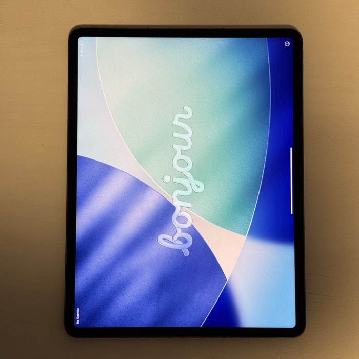 РАБОТЕЩ iPad Pro M1 12.9 Celluar 256 (за части)