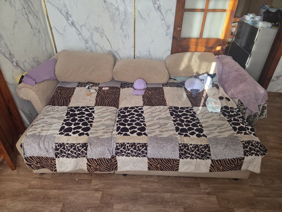 Продам диван в хорошем состоянии