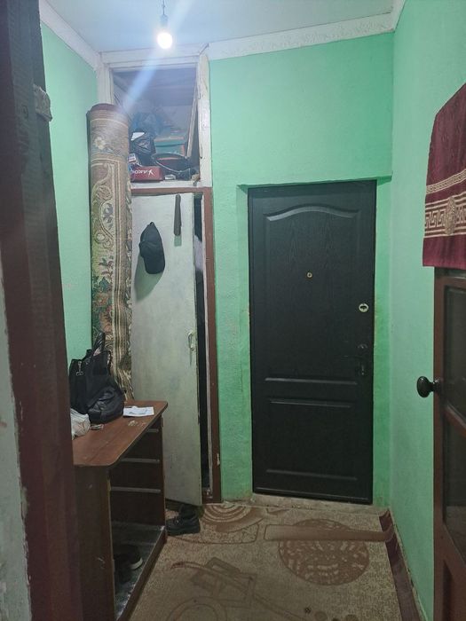 Chirchiq shahar troskida 1 xona kv sotiladi