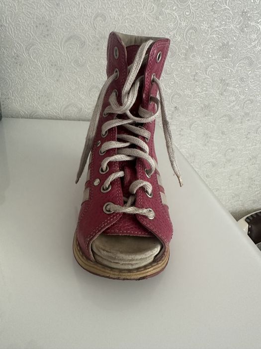 Детские ортопедические ботинки