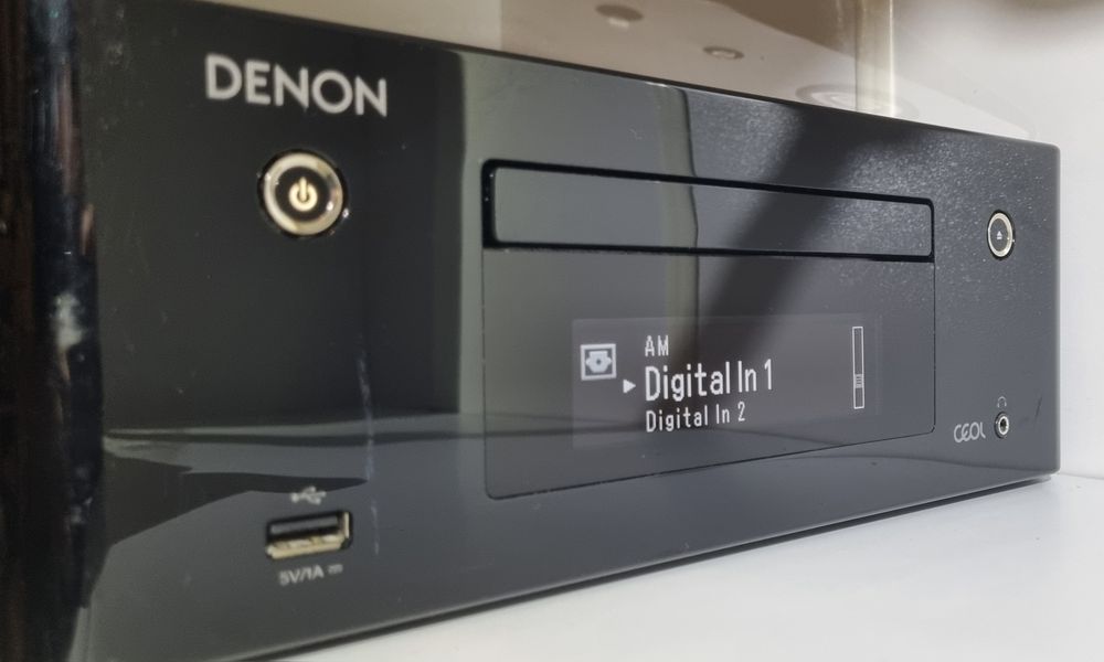 стерео мини-системен рисийвър Denon CEOL N9.