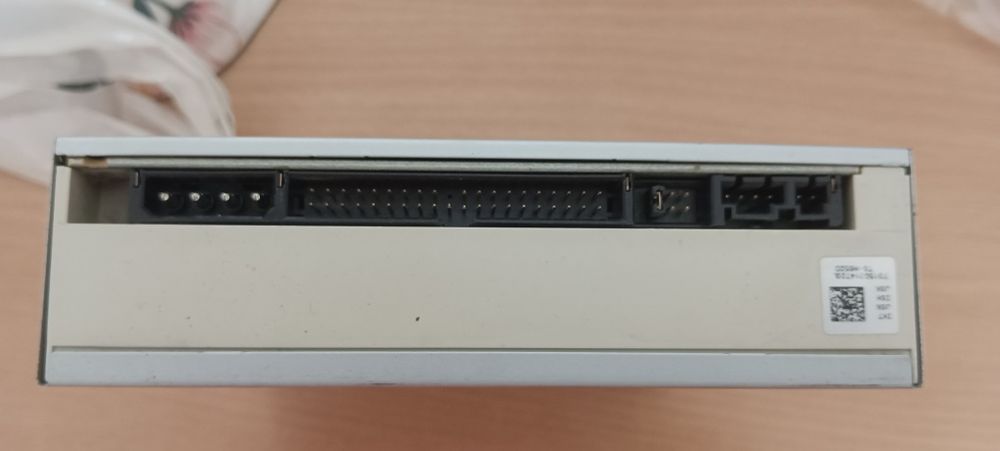 DVD плейър Samsung четящ много формати+записвачка за компютър+дискове