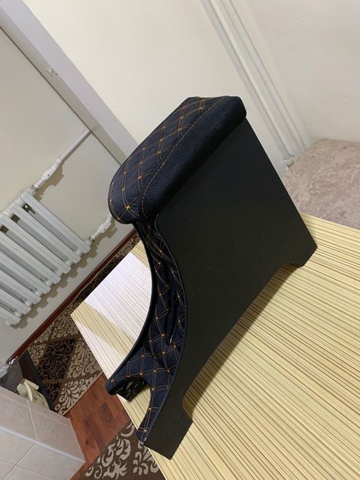 Продается подлокотник для автомобиля новый