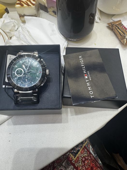 Часы Tommy Hilfiger