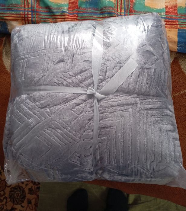 Pătură nouă  ptr. pat dublu !