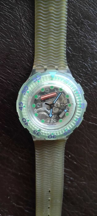 Продавам часовник суоч/ swatch