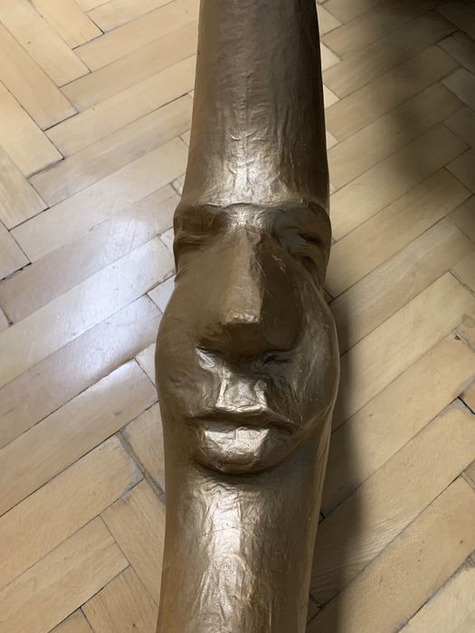 Скулптура на полумесец от Paper Mache