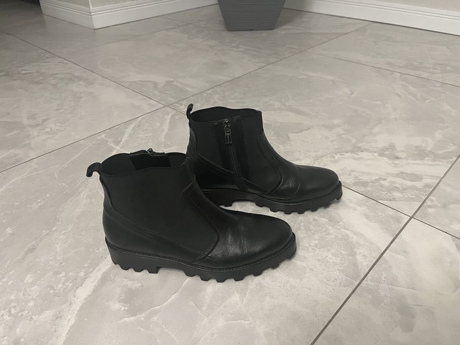 Продам осенние ботинки