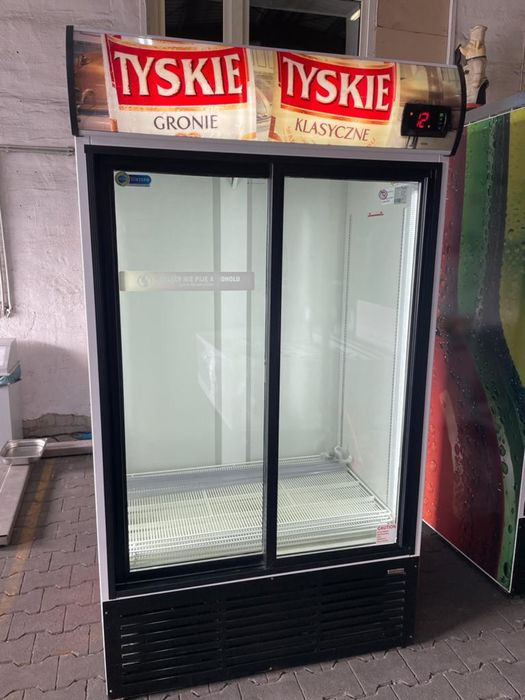 Хладилна витрина крайстенна  с две врати