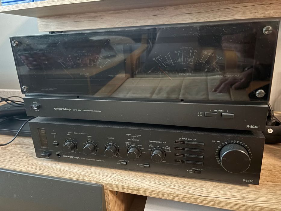 Предусилвател и усилвател Onkyo P 3030 и M 5030