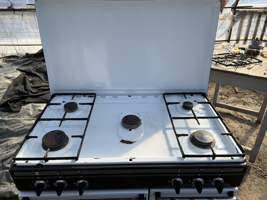 Aragaz 5 ochiuri cuptor functional loc butelie