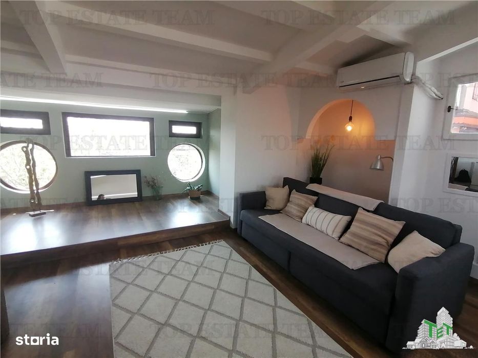 Apartament mansardabil de vanzare