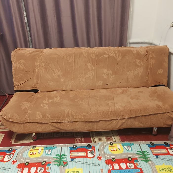 Срочно продам диваны тройка