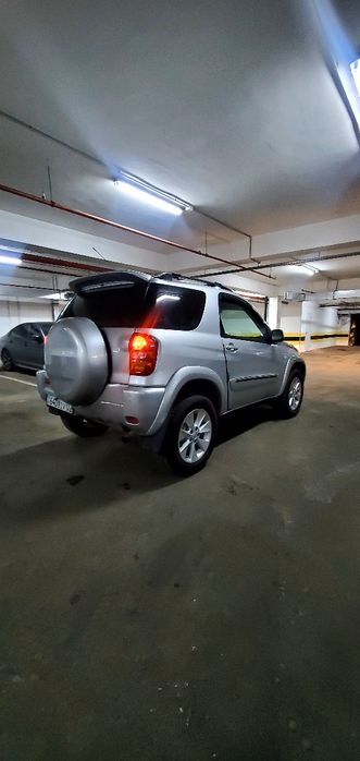 Rav4, 2004 год. Рестайлинг.