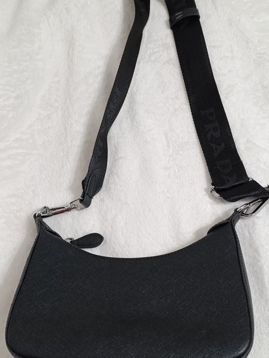 Продам сумочку прада