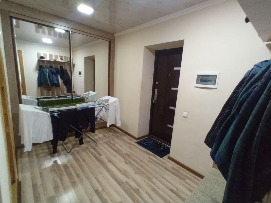 Здравствуйте. Сдается в Ал Хоразмий зади 51 школы 3 комнатная квартира