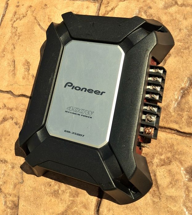 PIONEER - 400 W - statie auto - amplificator audio