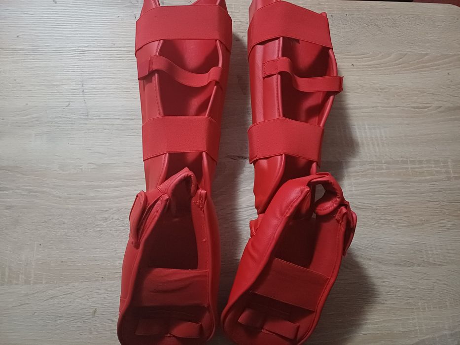 Echipament MMA/BOX , manusi si tibiere Outshock