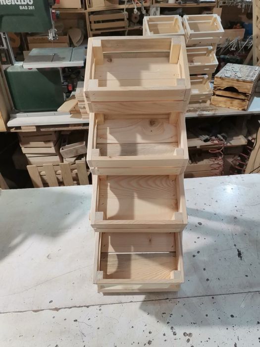 Мини стъпаловиден дървен стелаж с 4 мини касетки