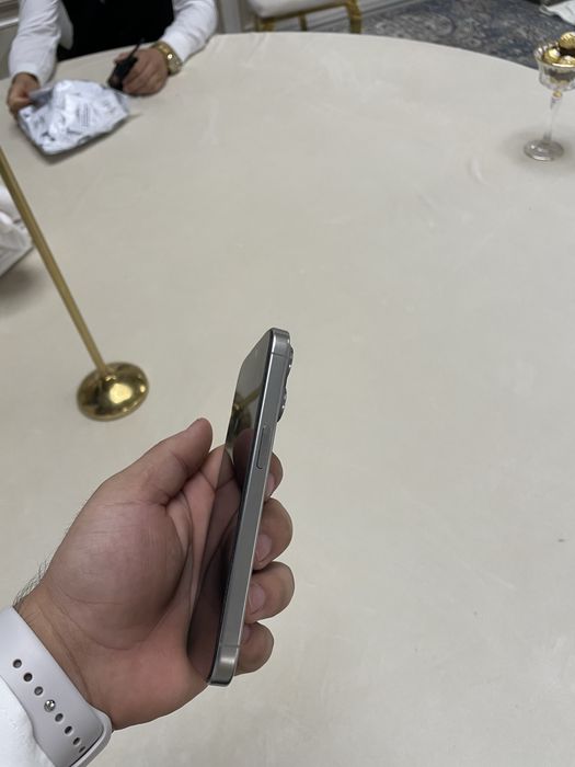 Iphone 15 pro radnoy