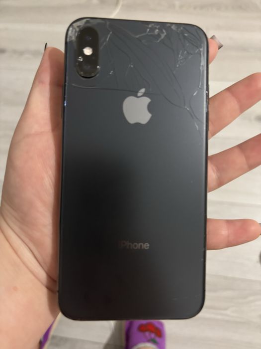 продам айфон xs 256гб