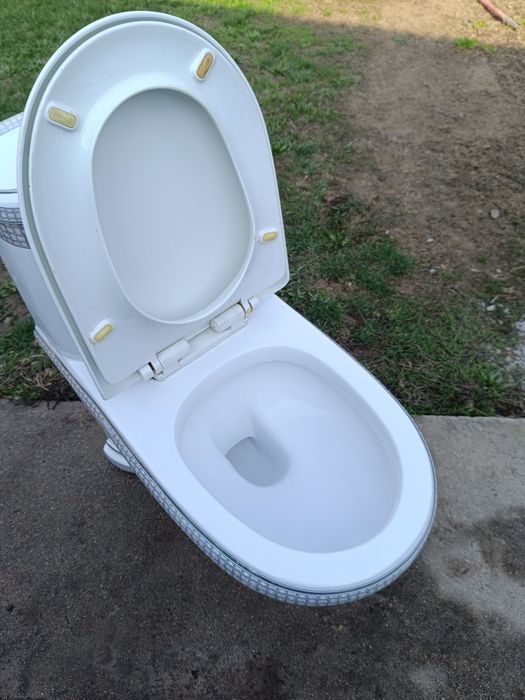 Продам унитаз в хорошем состоянии