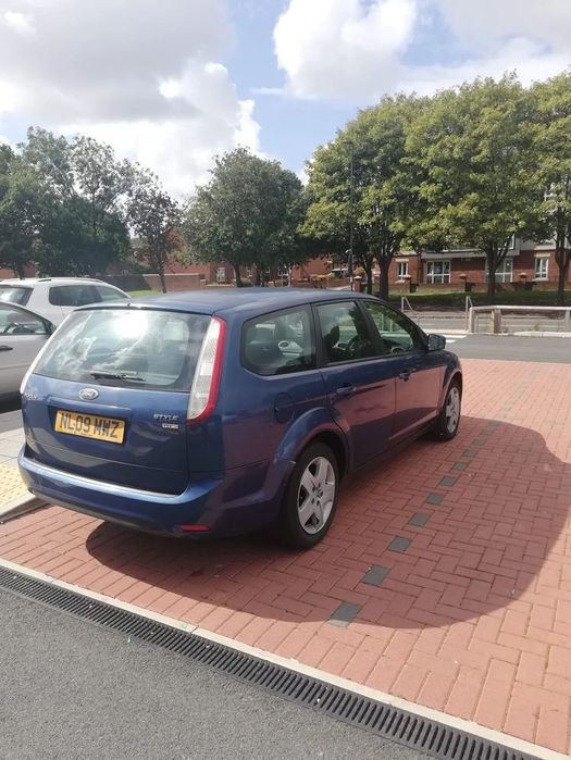 usa fata stanga/usa spate stanga ford focus 2 facelift break diferite