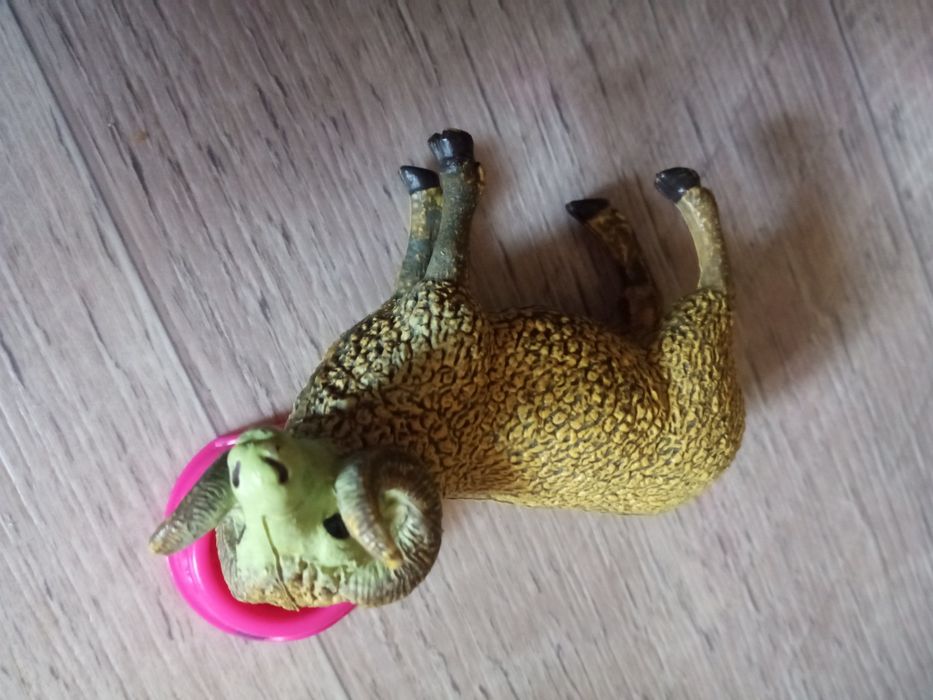 Реалистичные игрушки животные