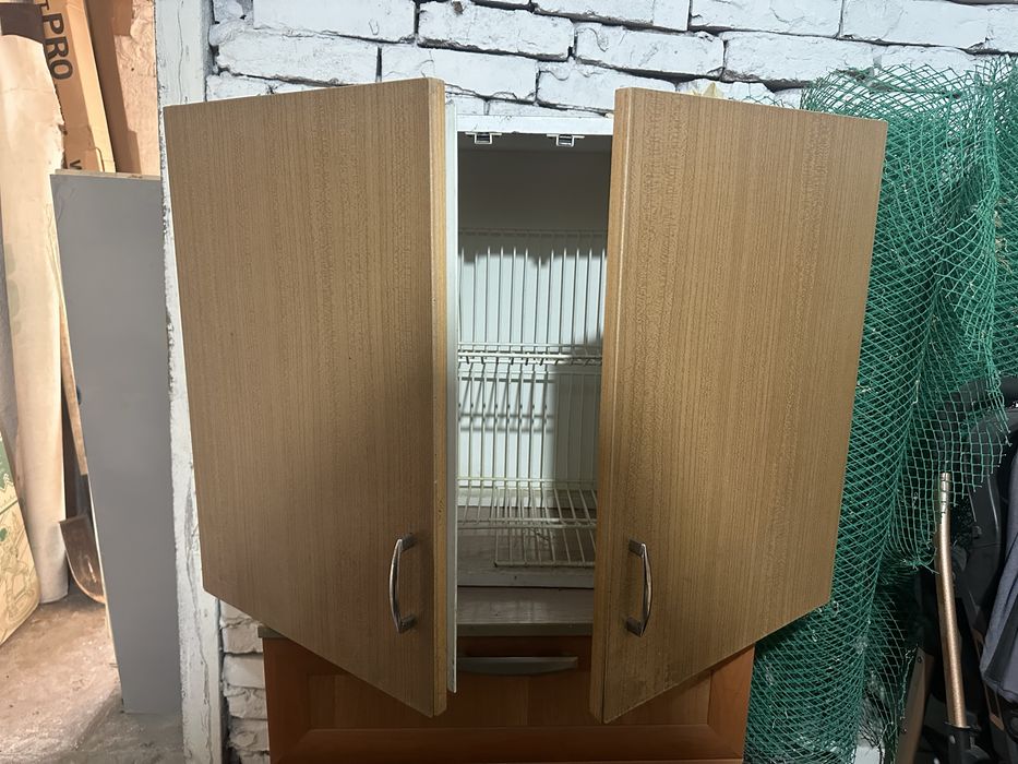 продам кухонные шкафы