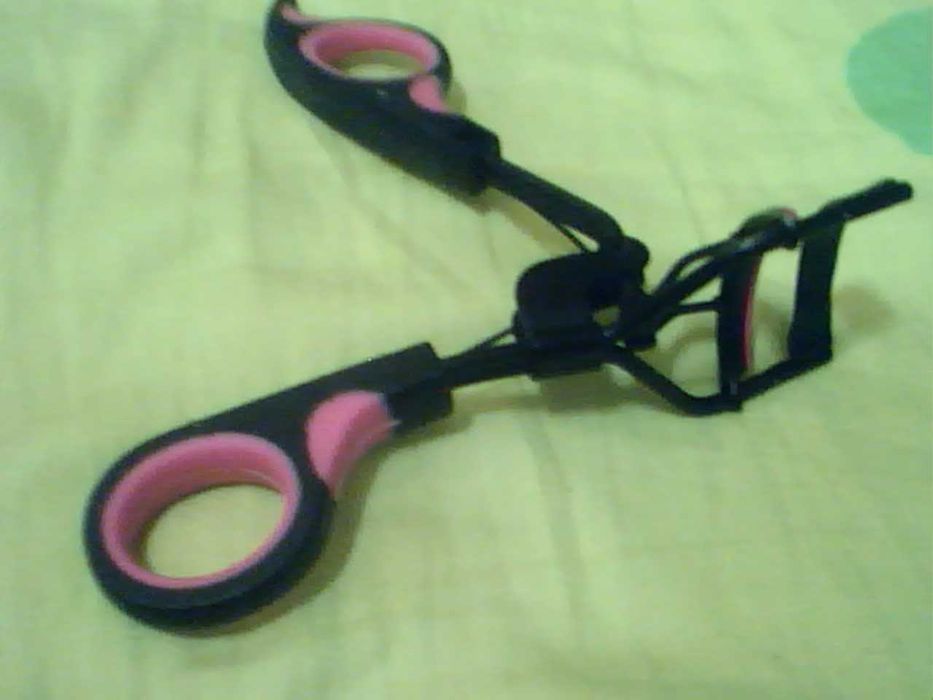 Прибор для завивки ресниц  Кёрлер