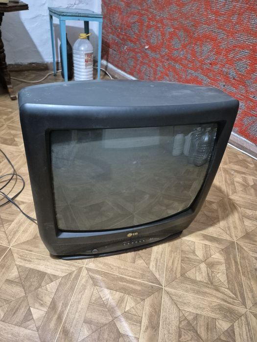 Телевизор LG CF-20F30K