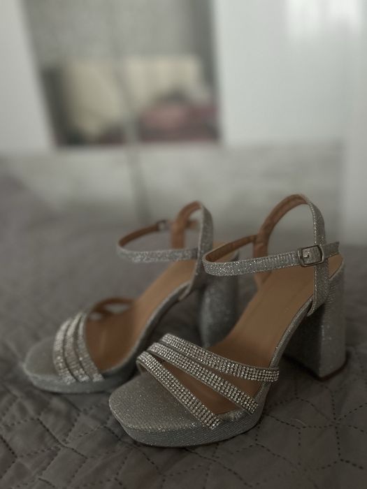 Официални токчета