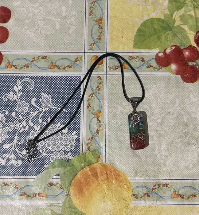 Аксессуар кулон  один фосфор другой редко камнями