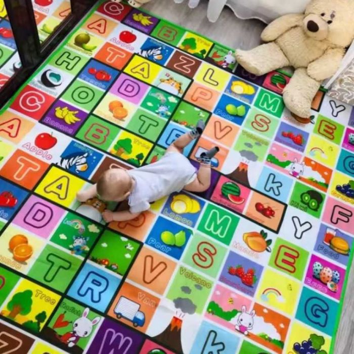 Двулицево топлоизолиращо детско килимче и магическа водна подложка